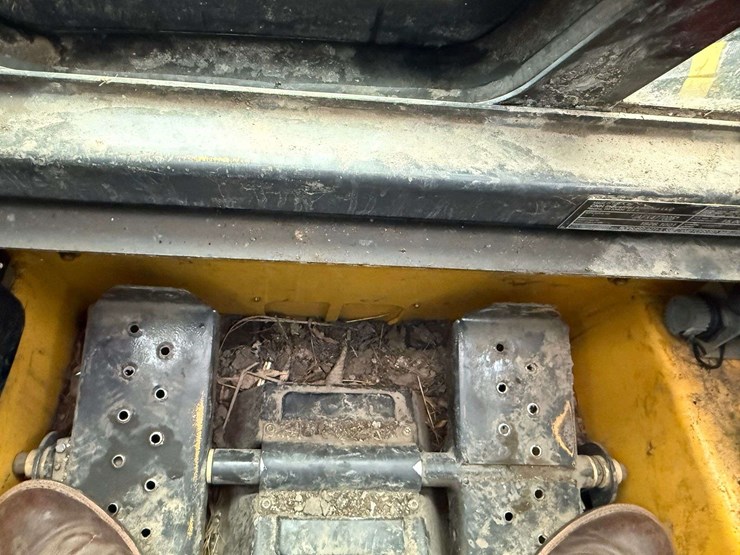 new-holland-c245-image-25