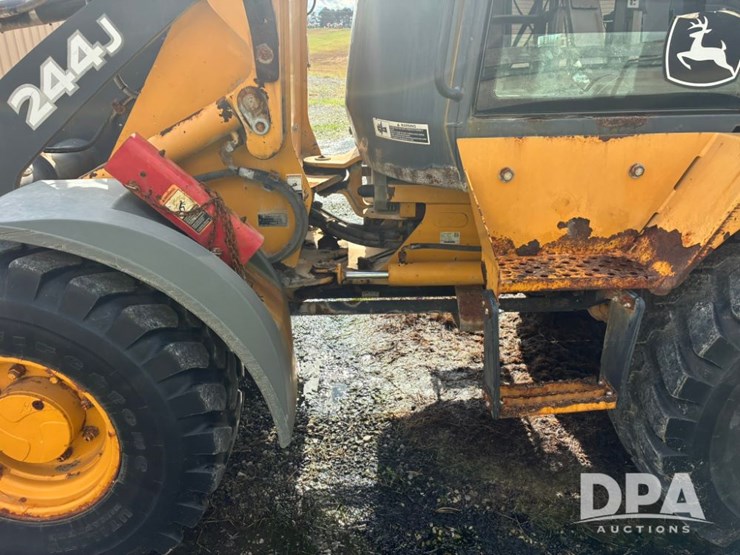 deere-244j-image-8