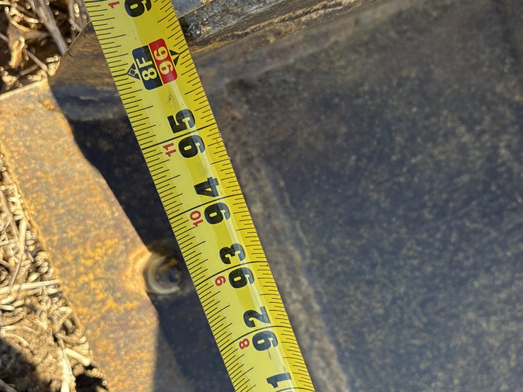 hla-2.2-cu.-yd.-bucket-image-13