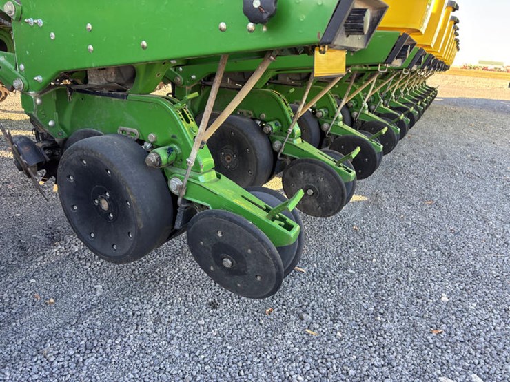 john-deere-db80-image-38