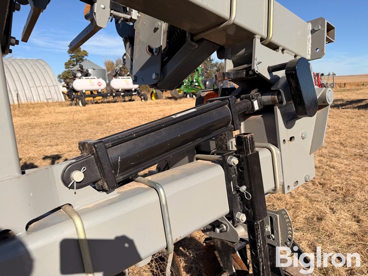 hiniker-12r-row-crop-cultivator-image-13