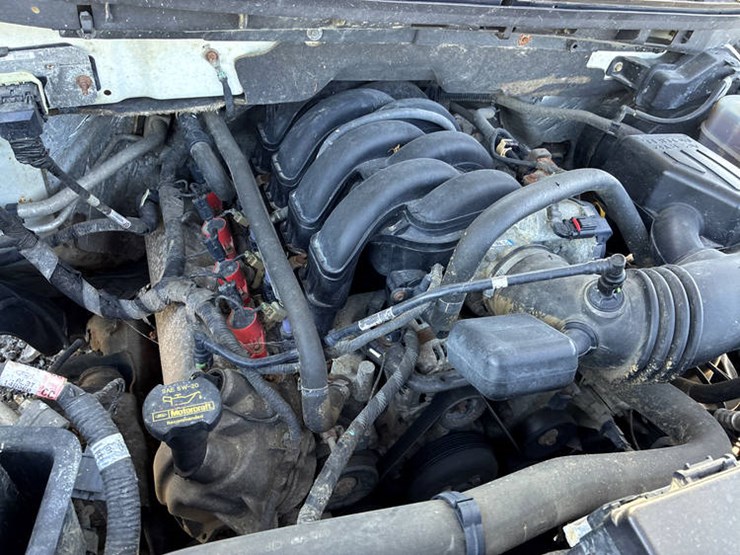 2010-ford-f150-xlt-image-49