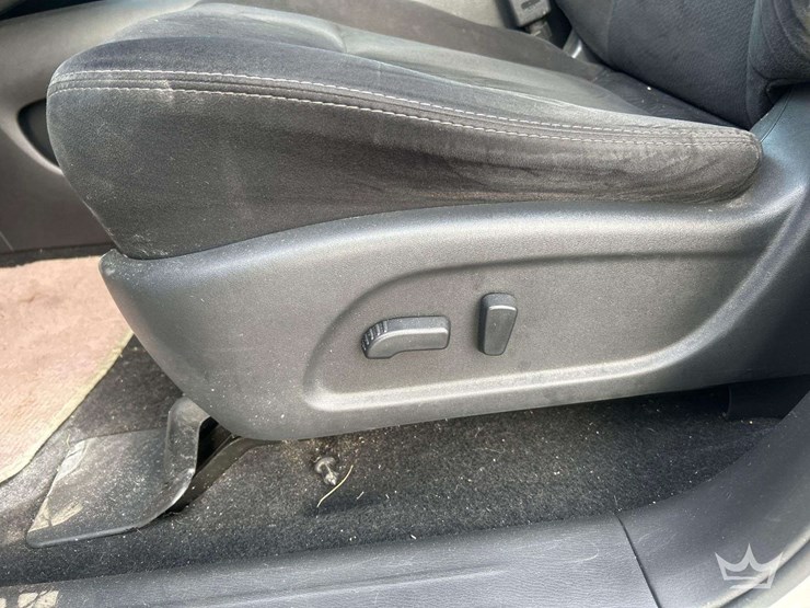 2015-nissan-pathfinder-image-12