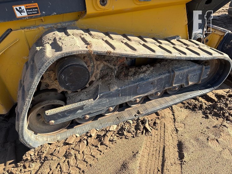 2021-deere-331g-image-13