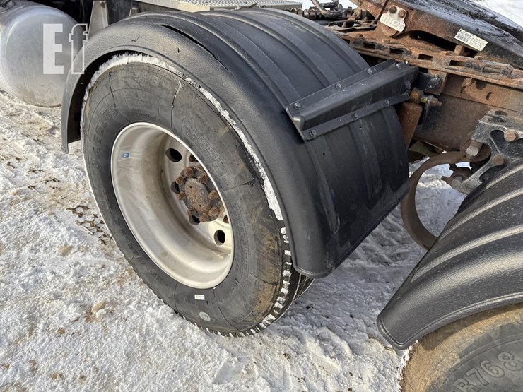 2004-peterbilt-379-image-22