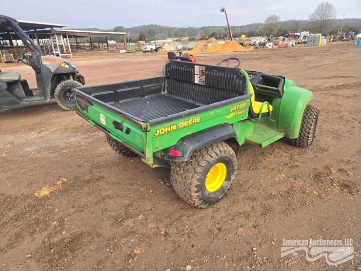 john-deere-turf-gator-image-5