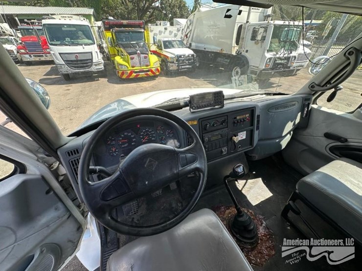 2007-international-durastar-4300-image-13