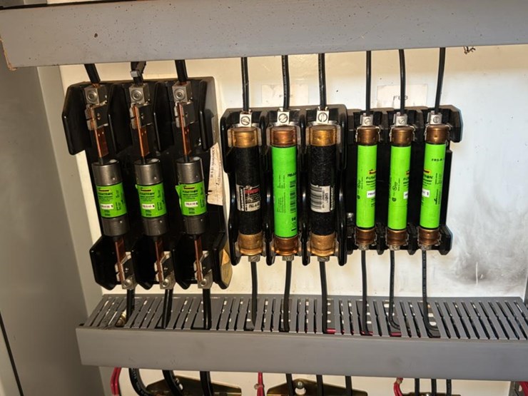 #142-•-electrical-box*-image-4