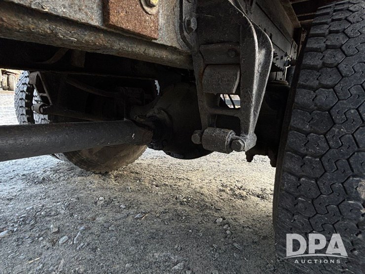 international-4700-image-32