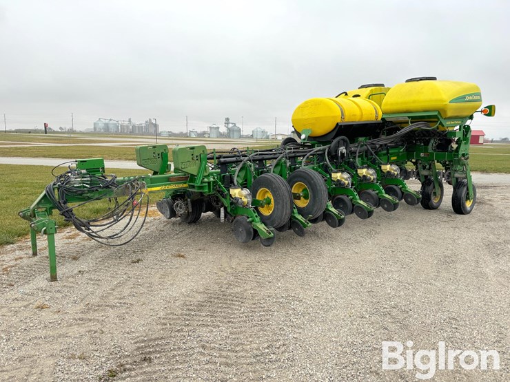 john-deere-1770nt-ccs-image-1