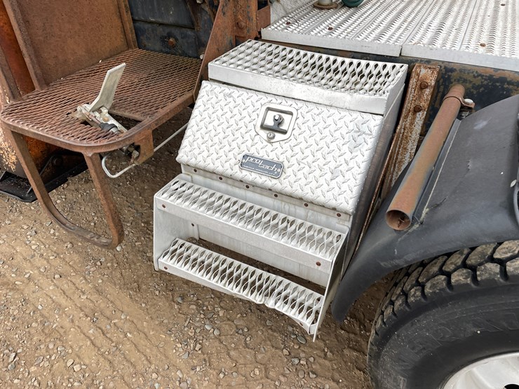 ford-lt9000-image-32