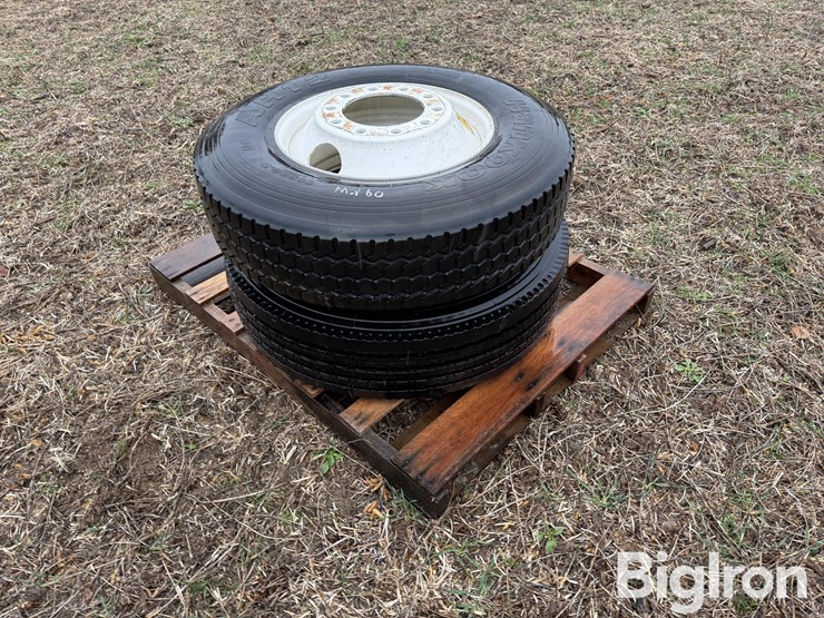 2)-11r22.5-tires-image-3