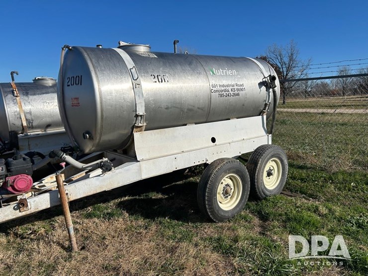 liquid-nurse-trailer-(cp1350,-tank-2001)-image-2