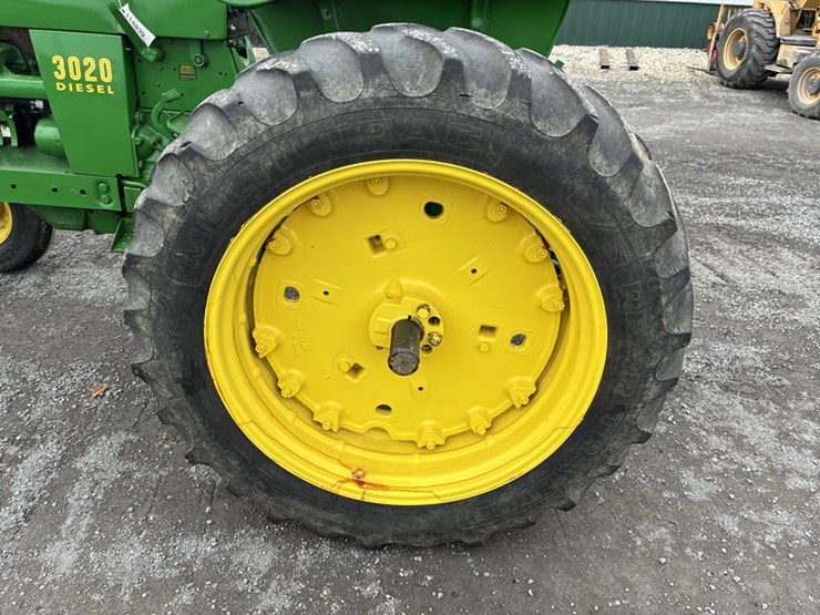 john-deere-3020d-image-45