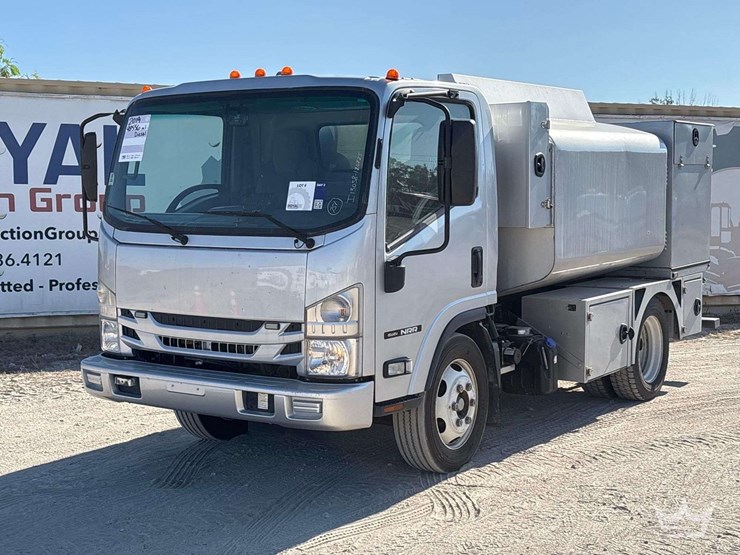 2019-isuzu-nrr-image-1