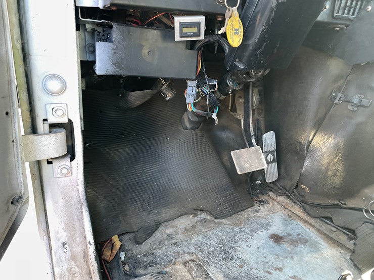 international-4700-image-26