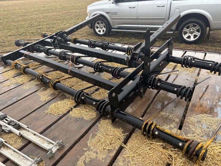 powermatic-3-bar-harrow,-26”-teeth,-(2)-9.5’-sections,-with-mounting-brackets,-spare-tooth,-was-used-image-7