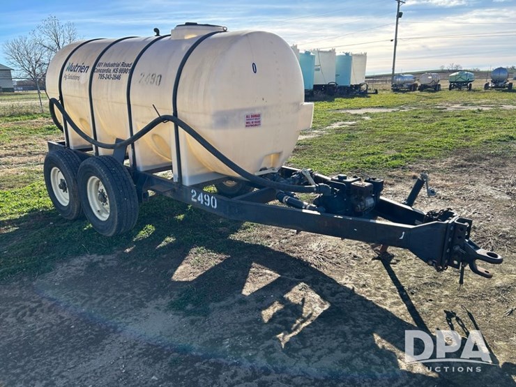liquid-nurse-trailer-(cp1349,-tank-2490,-unit-92689)-image-1