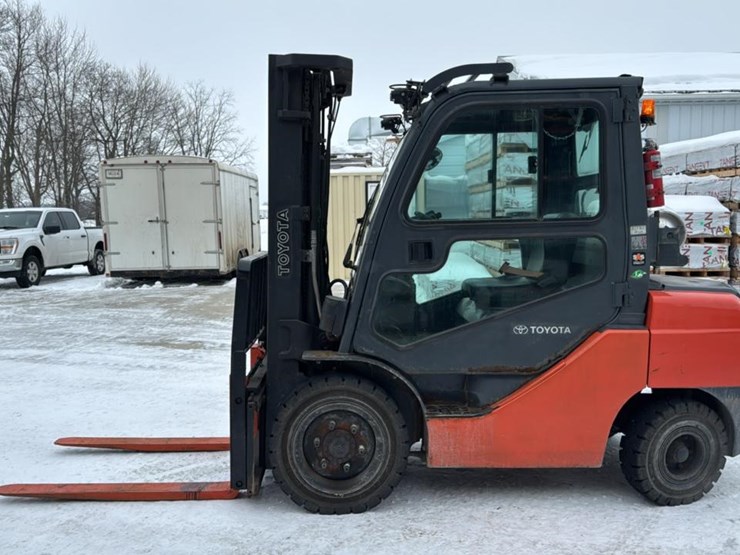 toyota-7fgu32-image-2