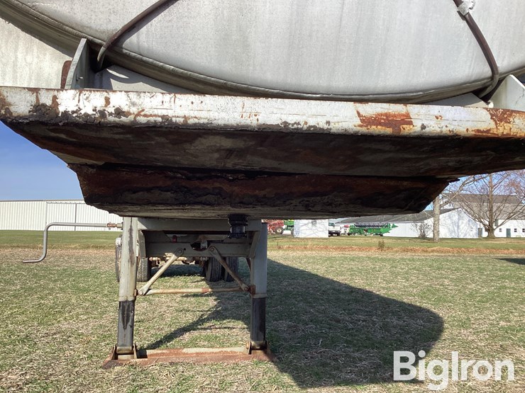 1965-standard-steel-36’-aluminum-t/a-water-tanker-trailer-image-11