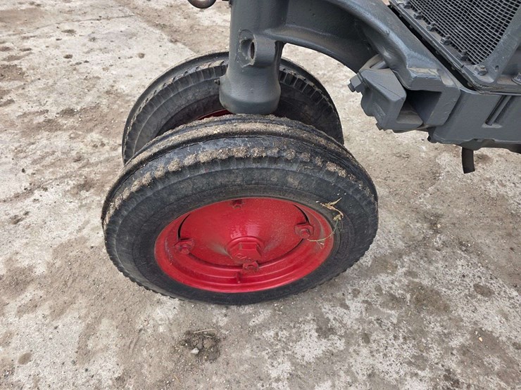 1938-case-cc-narrow-front-tractor,-new-12.4/11-36-rears,-pto,-crank-start,-sn:-4200966,-rebuilt-fro-image-18