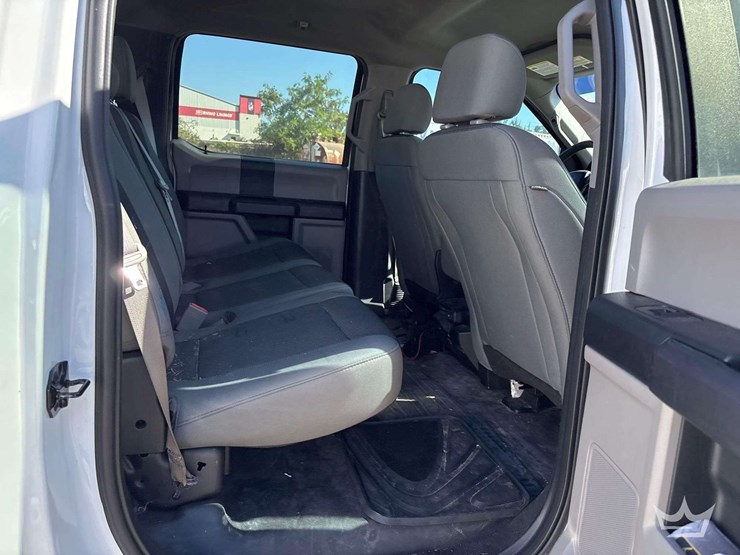 2018-ford-f-150-4x4-crew-cab-pickup-truck-image-21