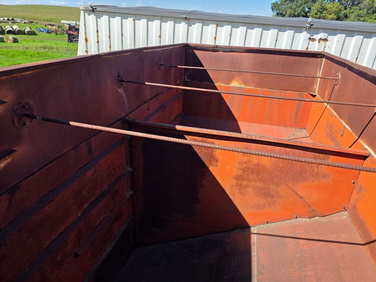 m+w-model-300b-little-red-wagon-gravity-box,-box-only,-side-extensions,-rear-lights-(need-wiring),-r-image-13