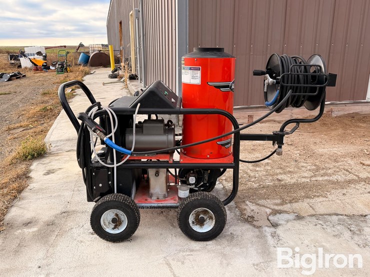 alkota-420x4-industrial-hot-water-pressure-washer-image-4