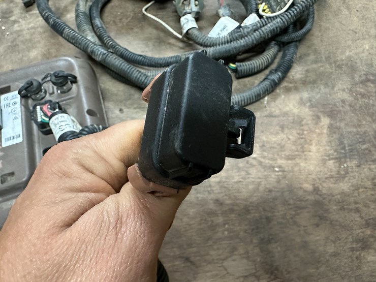 #33768-•-john-deere-display-image-4