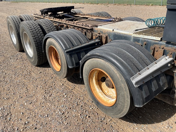 #1000-•-2007-international-transport-truck-tractor-(has-mn-title)-image-12