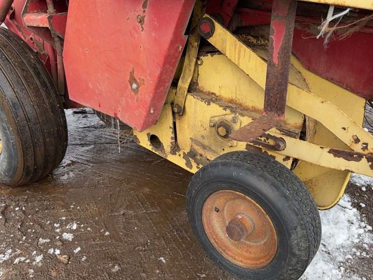 new-holland-855-image-9