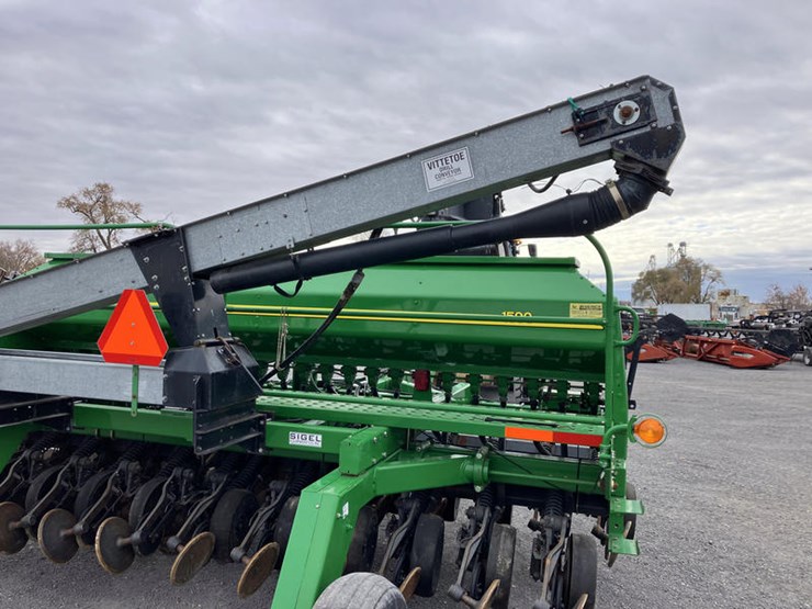 john-deere-1590-image-5