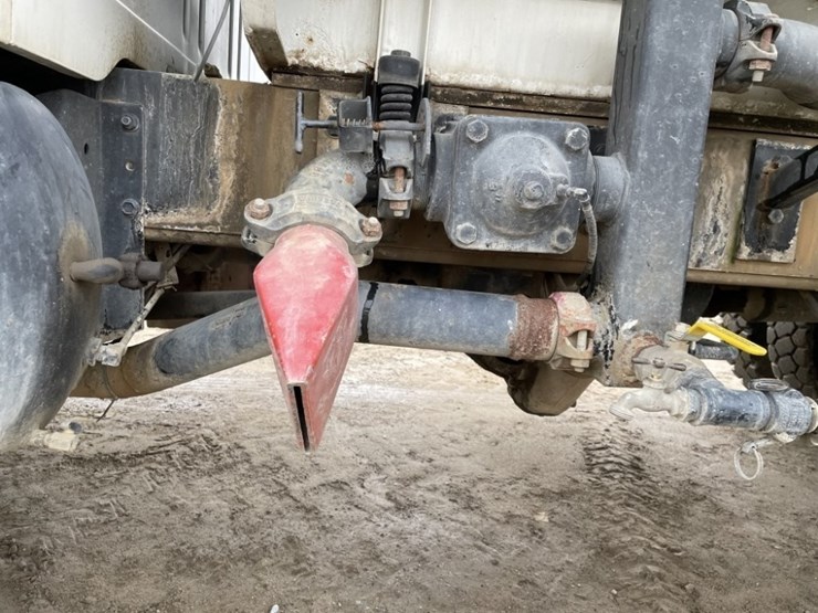 international-4900-image-19