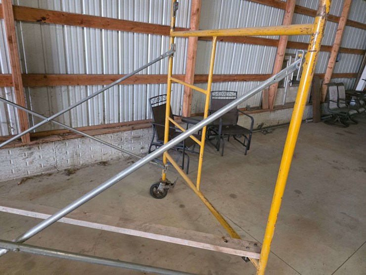 (4)-complete-units-of-scaffolding,-bil-jax-brand,-*pictured-is-2-units-with-wheels,-the-other-2-unit-image-5