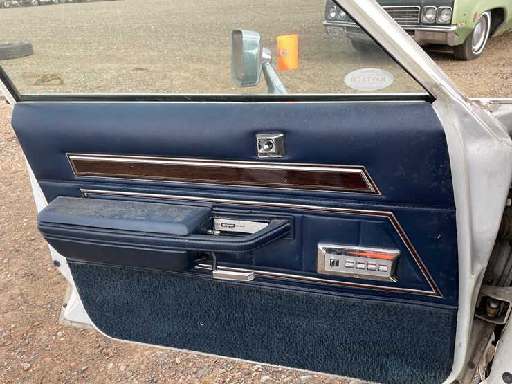 #1200-•-1986-ford-crown-victoria-**recommend-trailering**-(has-mn-title)-image-17