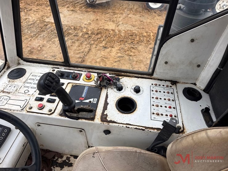 roadtec-fb-100e-sweeper-image-17