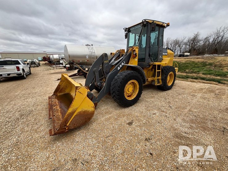 2007-deere-444j-image-11
