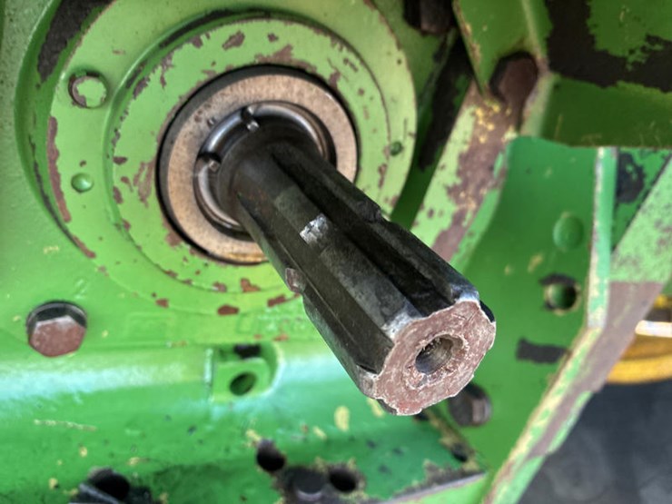 john-deere-2940-image-28