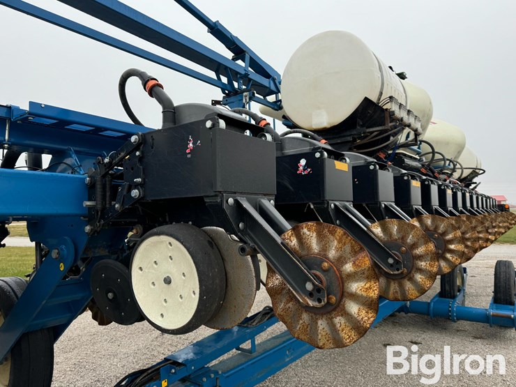 2012-kinze-3660-image-13