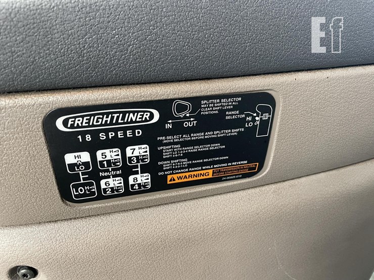 2014-freightliner-cascadia-125-image-32