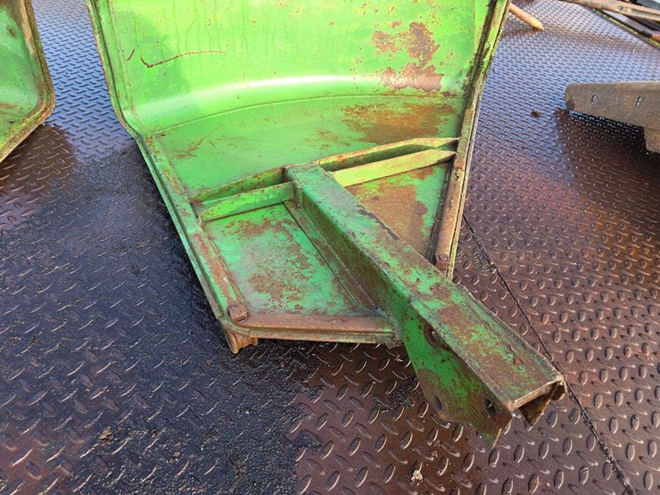 2-cylinder-john-deere-fenders-image-10