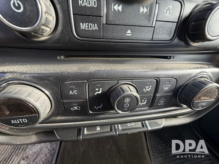 2017-chevrolet-1500-image-63