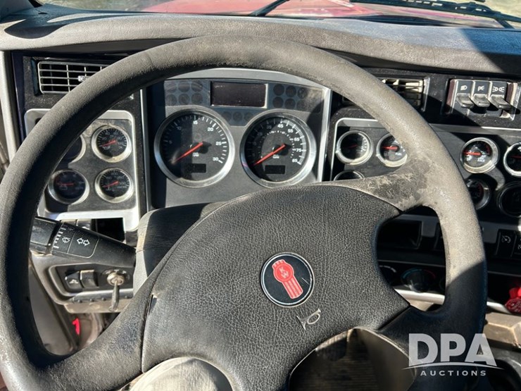 2009-kenworth-t800-image-47