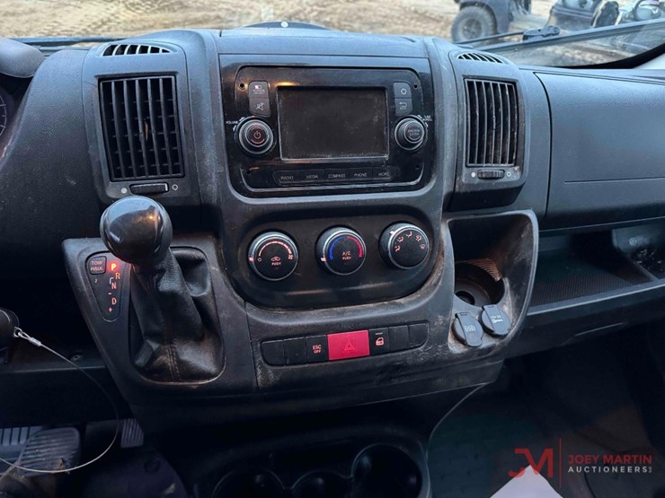 2018-dodge-1500-image-23