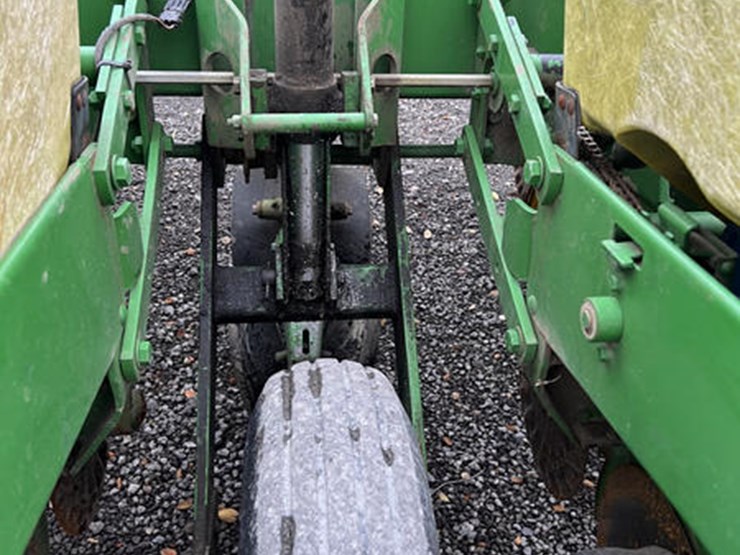 john-deere-7000-image-10