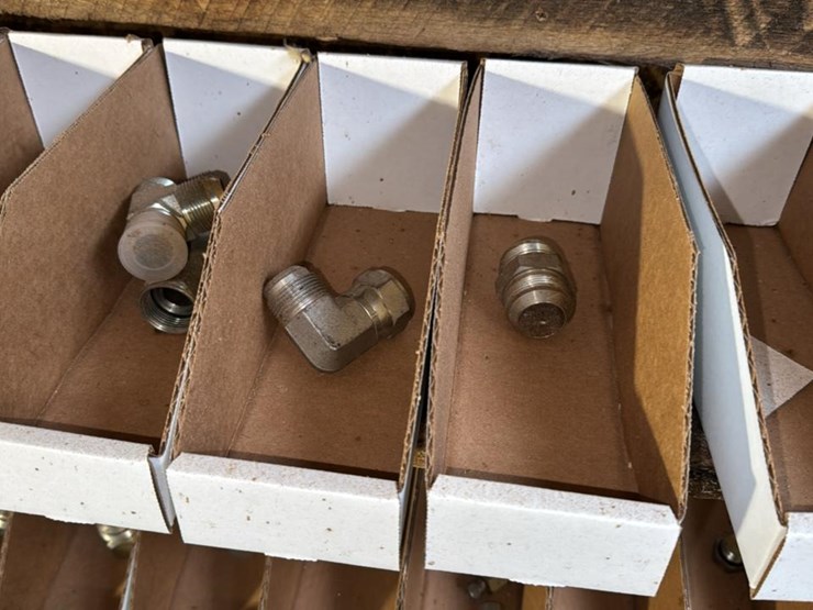 #179-•-hydraulic-fittings-image-10