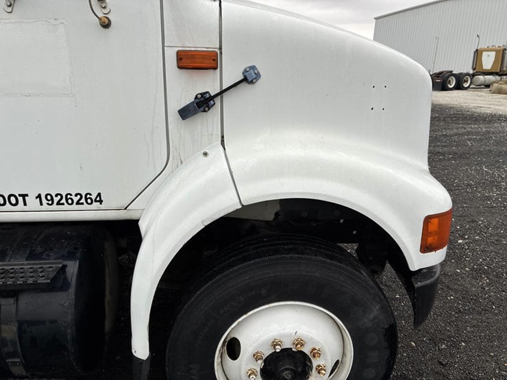 case-ih-8100-image-17