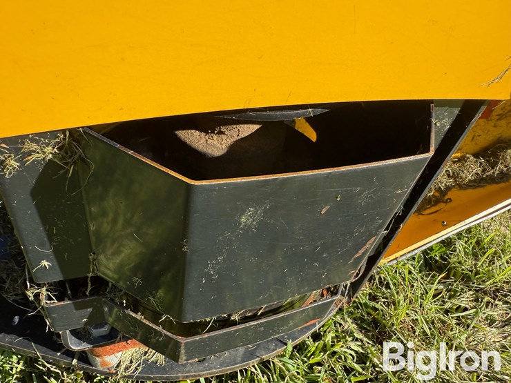 new-holland-88c-image-16