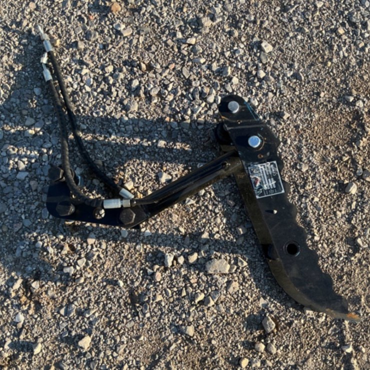 HYDRAULIC THUMB CLAMP FOR MINI EXCAVATOR