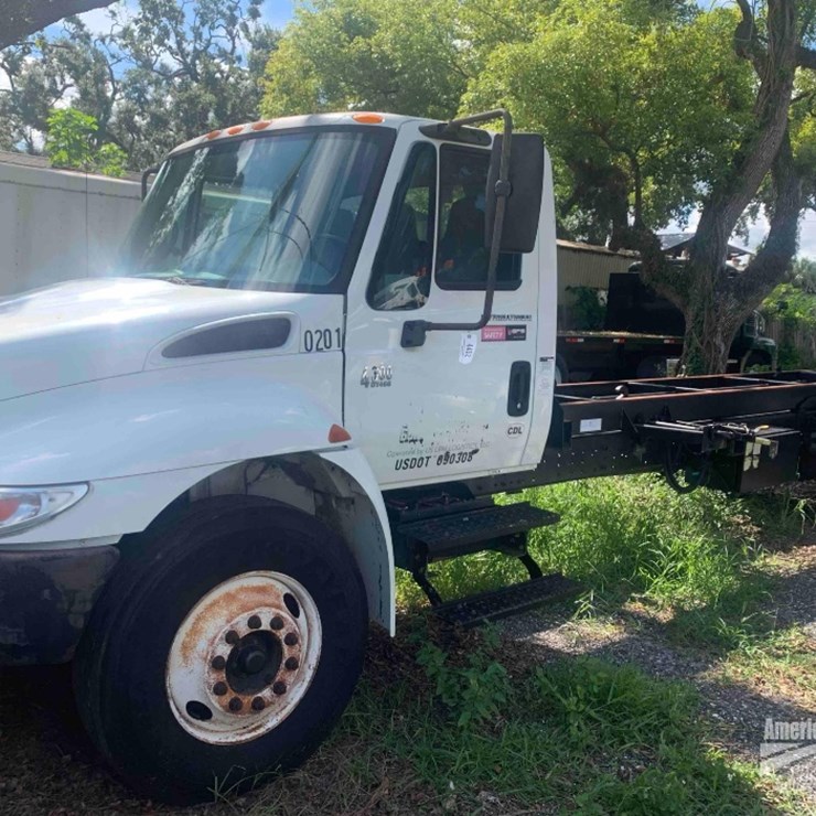 2003 INTERNATIONAL DURASTAR 4300